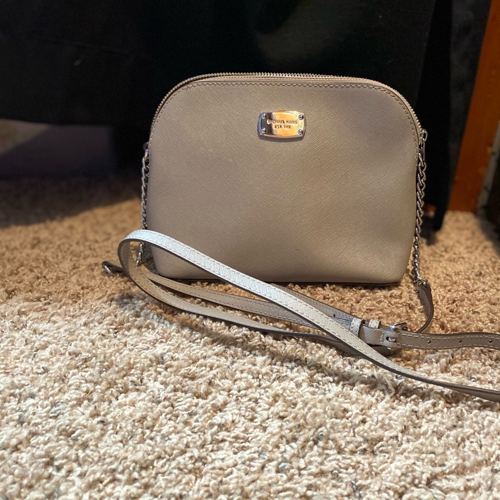 Michael Kors Jet Set Dome Crossbody